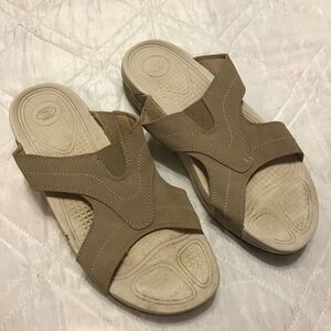 Women's Easy‎ Spirit sandals size 9
